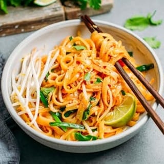 Classic Pad Thai (Popular)