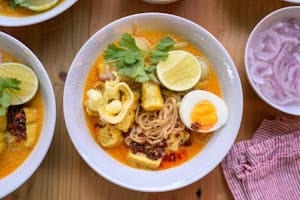 Burma Coconut Noodle (Ono Kouk Swel).