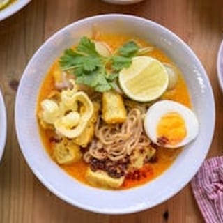Burma Coconut Noodle (Ono Kouk Swel)