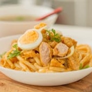 Mandalay Nann Gyi Thoke ( Burma Spaghetti)